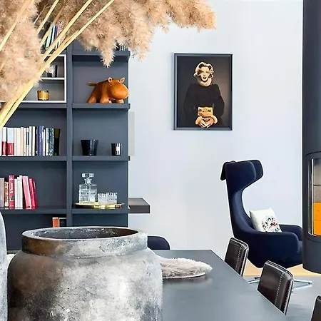 Beautiful Architect-designed Villa Nimes