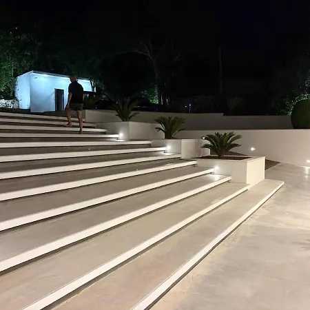 Villa Beautiful Architect-designed Nimes