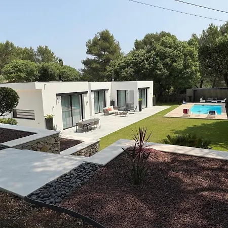 Beautiful Architect-designed Nimes